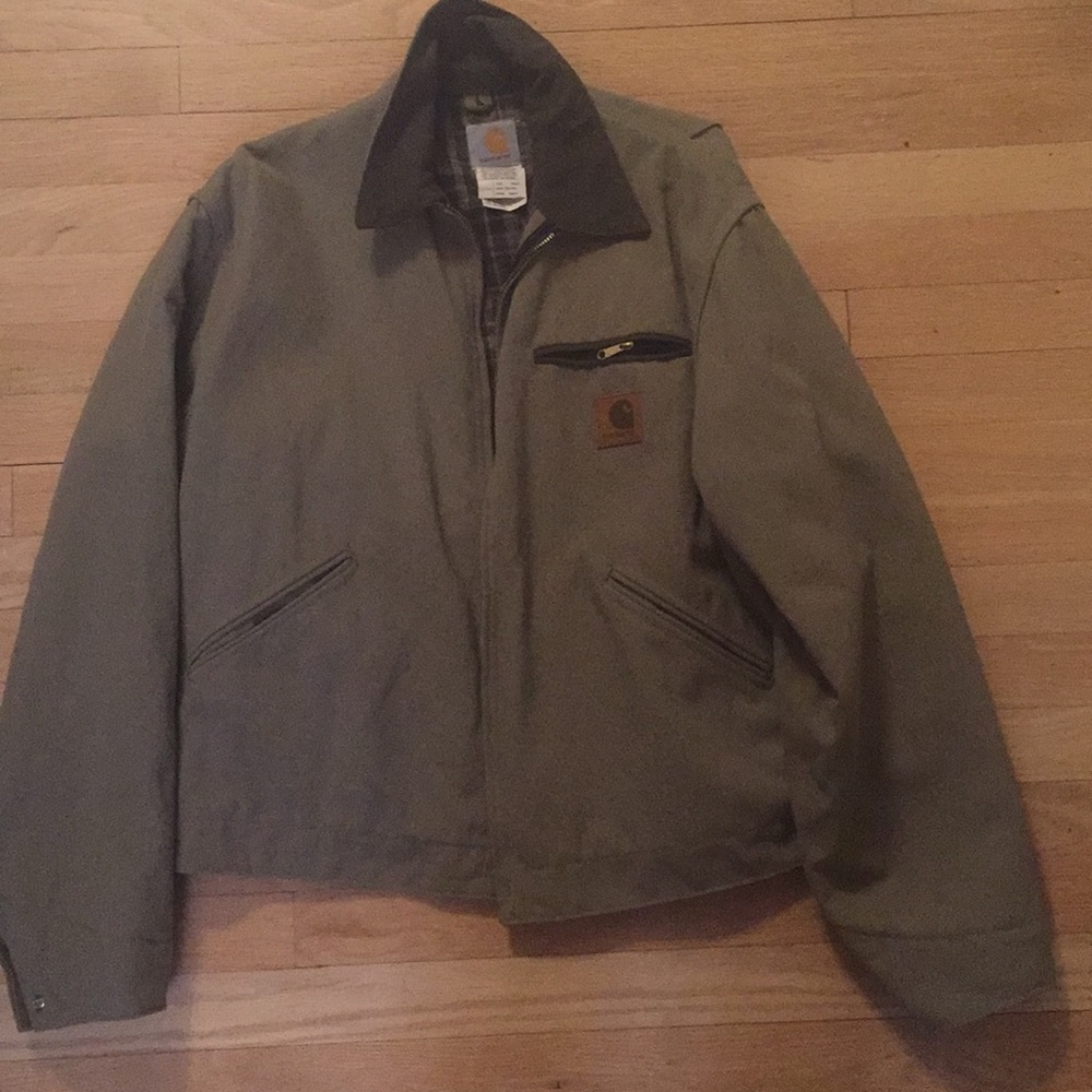 Large Carhartt jacket barely worn.